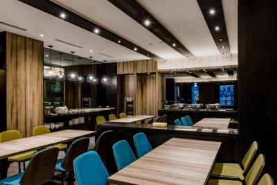 ونستار زهنگهوا