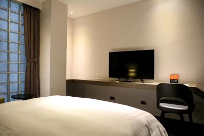 ونستار زهنگهوا