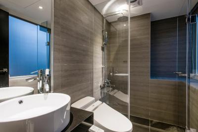 ونستار زهنگهوا