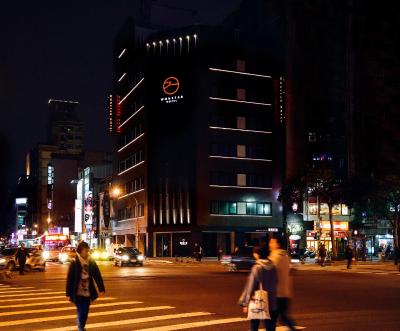 ونستار زهنگهوا