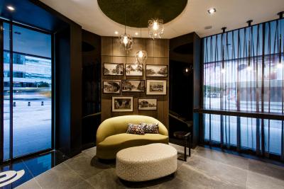 ونستار زهنگهوا