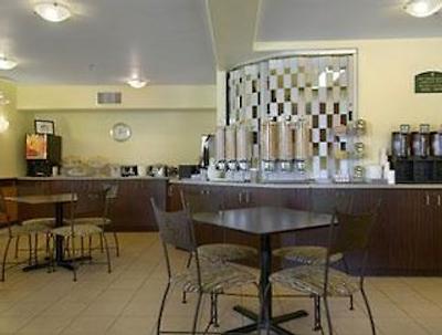 سوپر 8 کبک سیتی/است فی