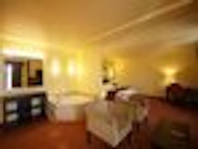 سوپر 8 کبک سیتی/است فی