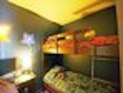 سوپر 8 کبک سیتی/است فی