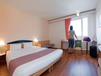 ایبیز منز سنتر گار