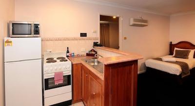 بست وسترن امباسادر این