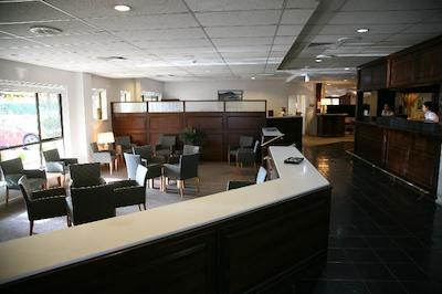 ایبیز استیلز ادلید مانر هتل