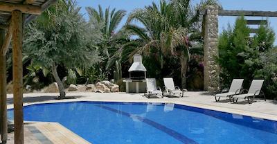 ز اند کس هلید ویلاز