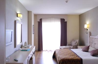 ادالیا ریزورت اند اسپا