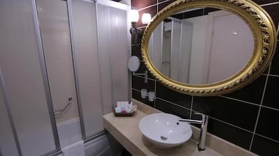 ادالیا ریزورت اند اسپا