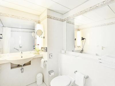 لیوینگ هتل گرسر کورفورست