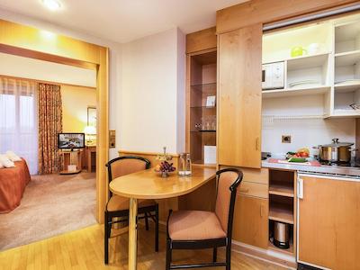 لیوینگ هتل گرسر کورفورست