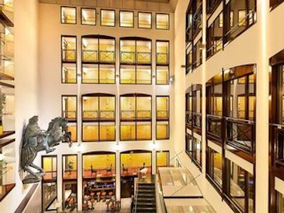 لیوینگ هتل گرسر کورفورست