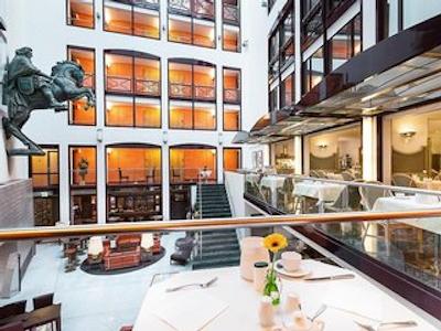 لیوینگ هتل گرسر کورفورست