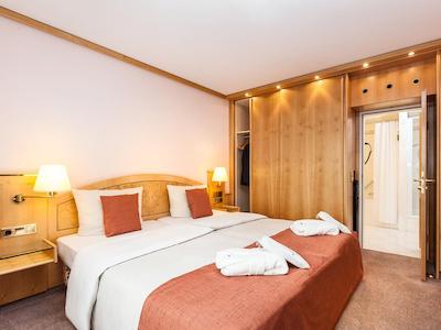 لیوینگ هتل گرسر کورفورست