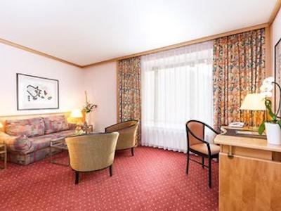 لیوینگ هتل گرسر کورفورست