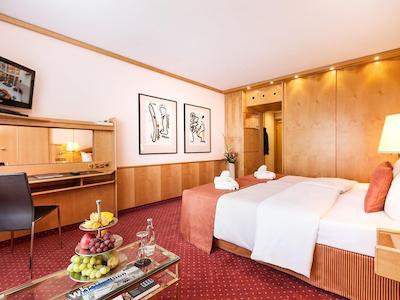 لیوینگ هتل گرسر کورفورست