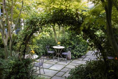 هتل رجنتز گاردن