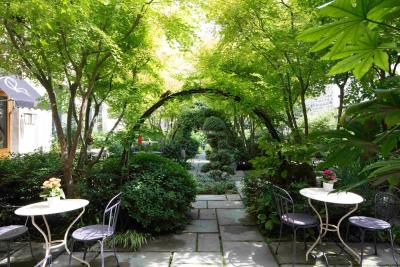 هتل رجنتز گاردن