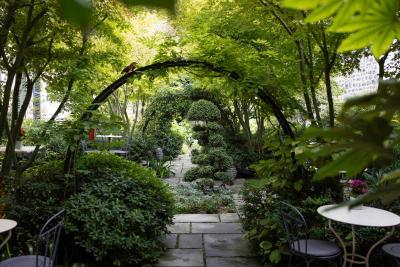 هتل رجنتز گاردن