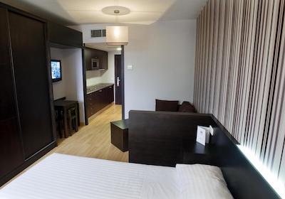 زنیت هال88 استودیز