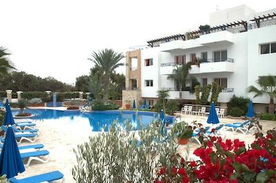 گولدن بیچ اپارت هتل