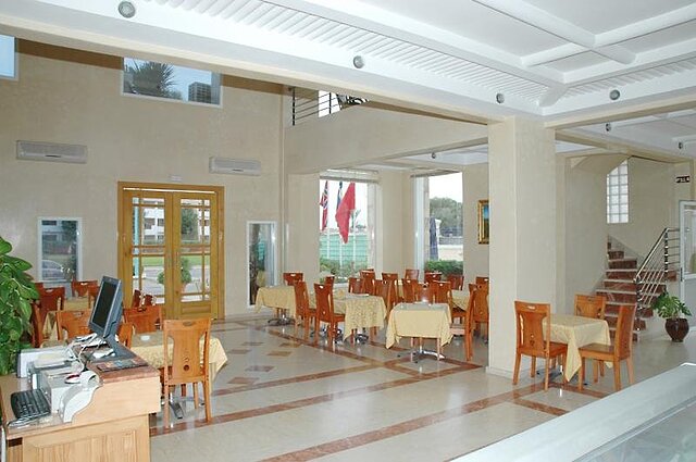 گولدن بیچ اپارت هتل
