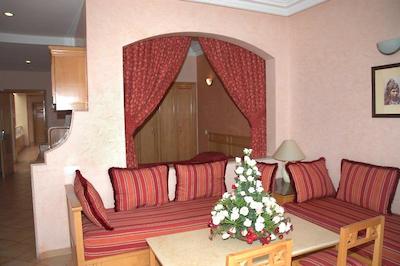 گولدن بیچ اپارت هتل