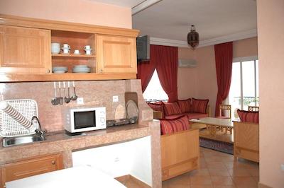 گولدن بیچ اپارت هتل