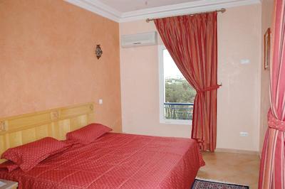 گولدن بیچ اپارت هتل