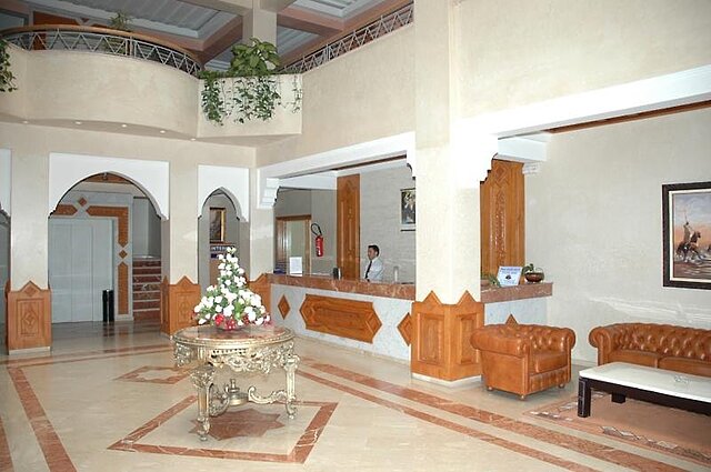گولدن بیچ اپارت هتل