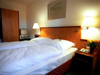 هتل استر ووپرتال