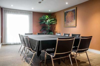 کمفرت این اند سویتز