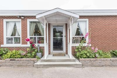 اکنو لج این اند سویتز