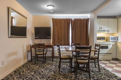 اکنو لج این اند سویتز