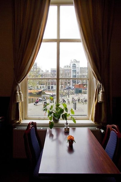 ارمادا هتل امستردام