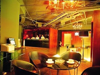 بی اند بی این المپیک ویلیج