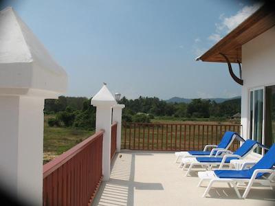 نادیوانا سرویسد اپارتمنتز