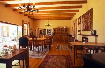 اوبرج رزندال گوست فارم