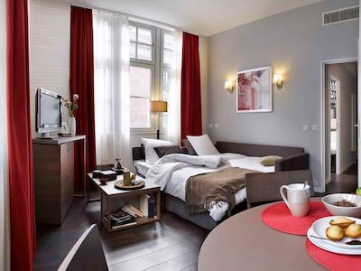 اپاردتل اداجیو استراسبورگ پلاس کلبر