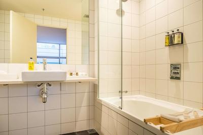 ق هتل ولینگتون