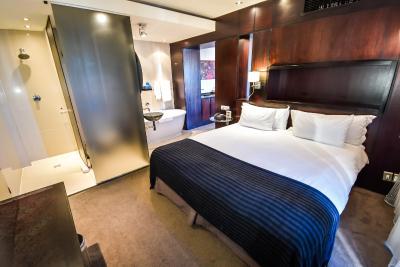 کلسوم لوکسوری هتل