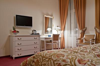 آلقوش دونتون هتل