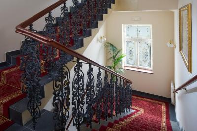 آلقوش دونتون هتل