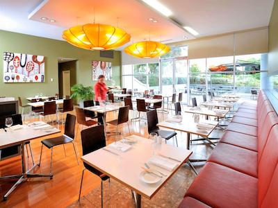 ایبیز ملبورن گلن واورلی