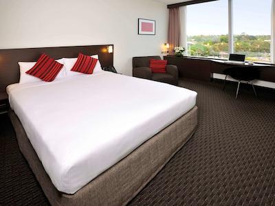 ایبیز ملبورن گلن واورلی