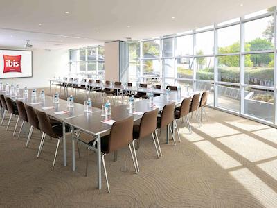 ایبیز ملبورن گلن واورلی