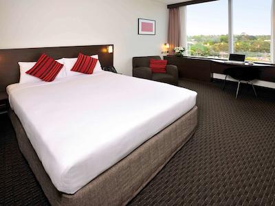 ایبیز ملبورن گلن واورلی