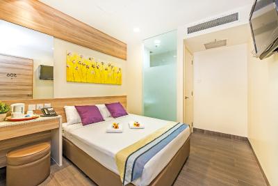 هتل 81-دیکسون