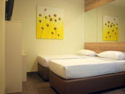 هتل 81-دیکسون